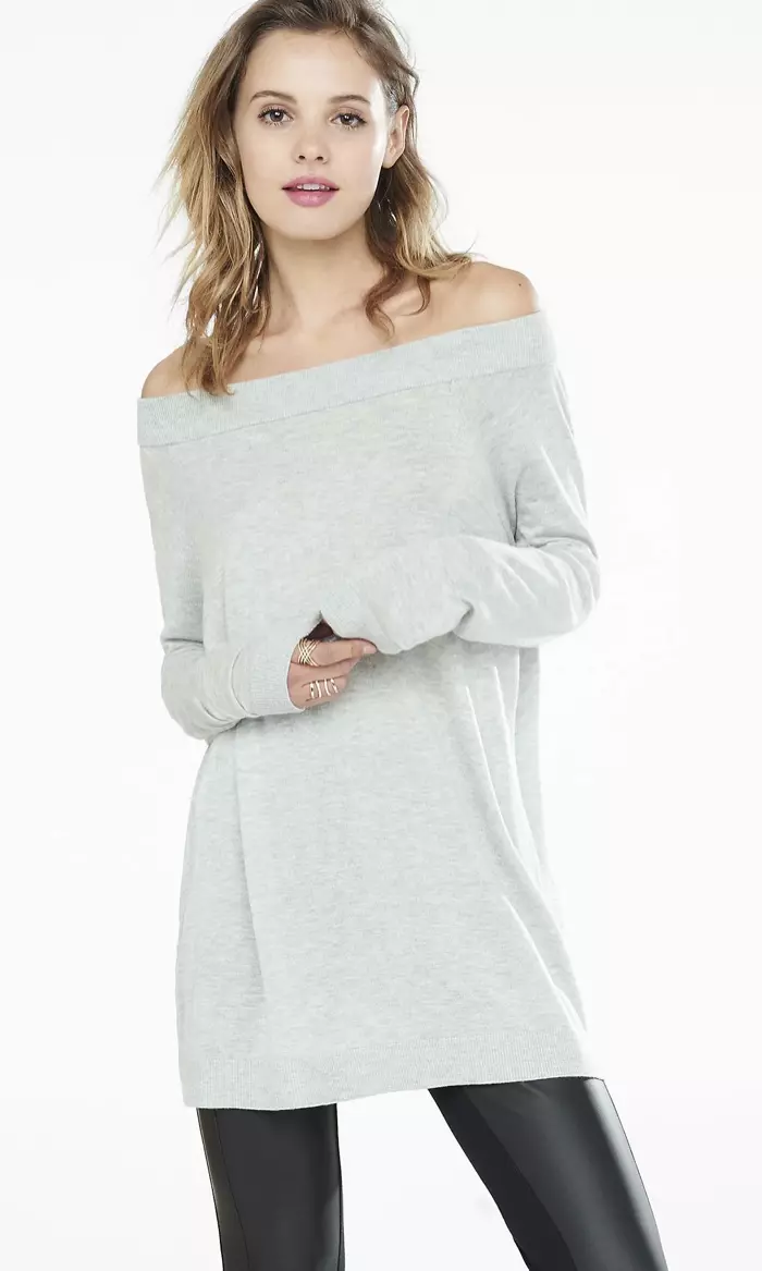 Express Off-the-Shoulder Tunic Sweater kasedhiya kanggo $59.90