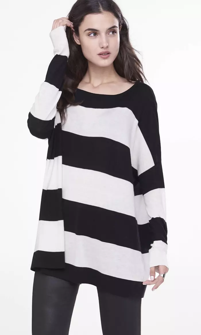 I-Express Striped Boxy Bateau Neck Tunic Sweater itholakala ngo-$49.90