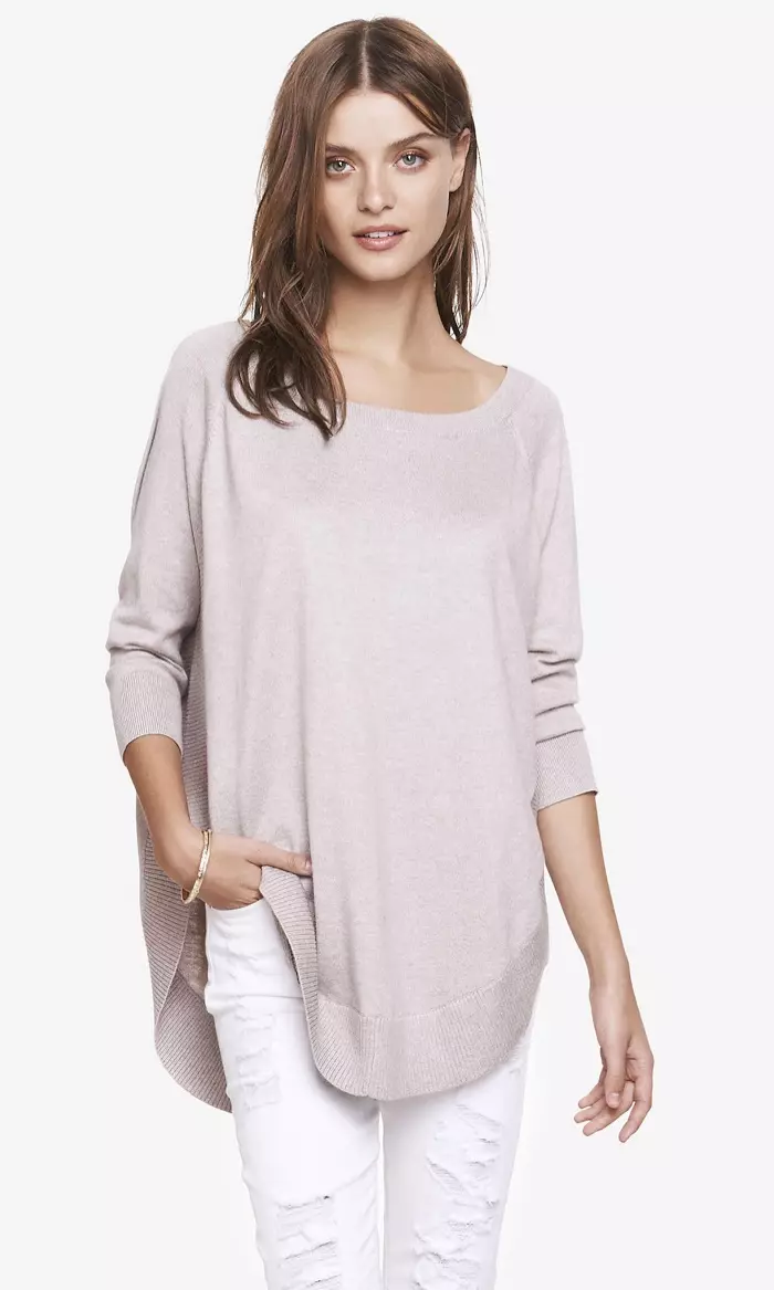 Express Extreme Circle Hem Tunic Sweater ကို $59.90 ဖြင့် ရနိုင်ပါသည်။