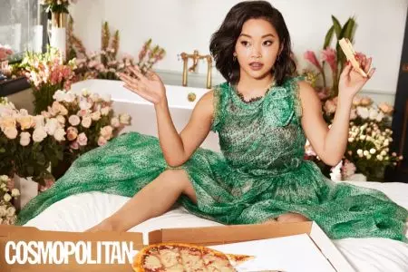 'Rau Txhua Tus Tub' Lub Hnub Qub Lana Condor Poses hauv Cosmopolitan Magazine