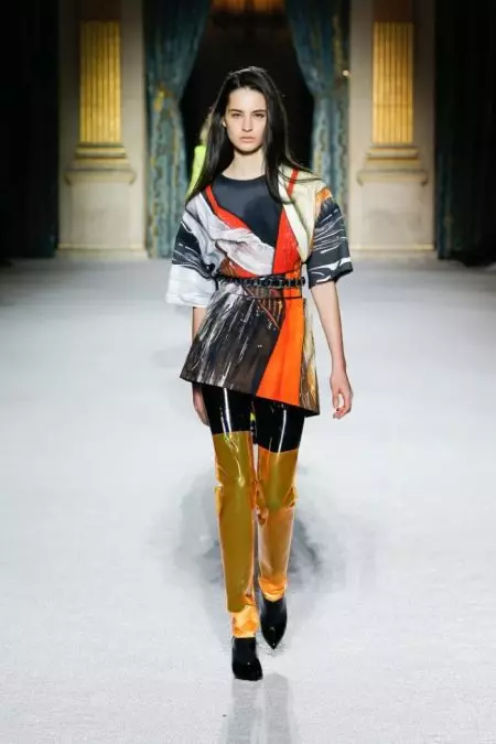 Balmain 2018-ci ilin payızında futuristik yoldadır