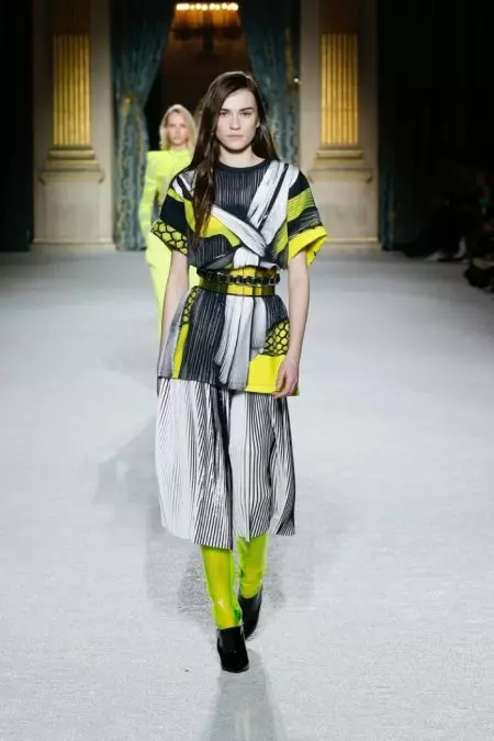 Balmain Goes Futuristic cho mùa thu 2018