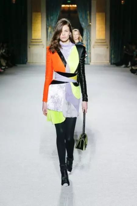 Balmain Goes Futuristic cho mùa thu 2018