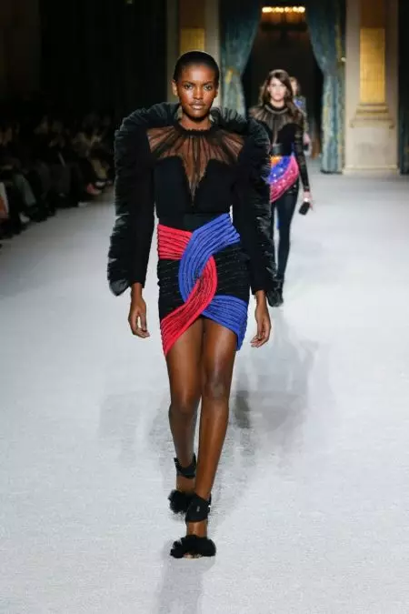 Balmain je futurističen za jesen 2018