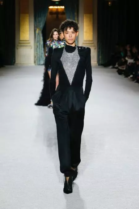 Balmain Goes Futuristic cho mùa thu 2018