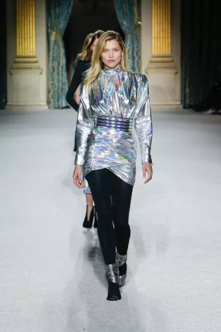 Balmain ໄປ Futuristic ສໍາລັບລະດູໃບໄມ້ຫຼົ່ນ 2018