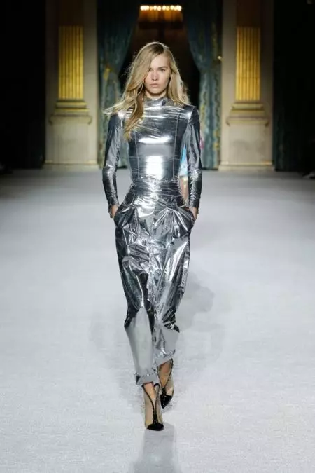 Balmain 2018 жылдың күзінде футуристік бағытқа ауысады