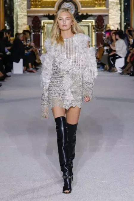 Nag-aalok ang Balmain ng Luxe Monochrome para sa Spring 2018