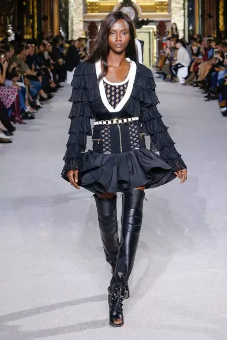 Balmain Akupereka Luxe Monochrome kwa Spring 2018