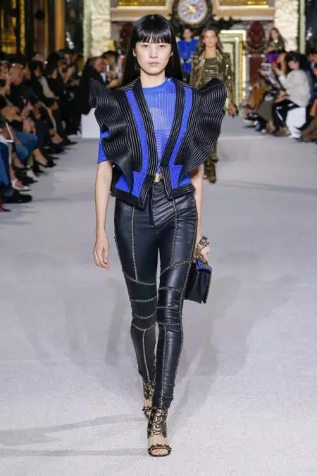 Balmain 2018-ci ilin Baharı üçün Lüks Monoxrom təklif edir