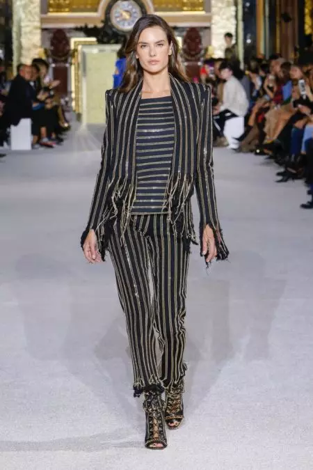 Balmain 2018-ci ilin Baharı üçün Lüks Monoxrom təklif edir