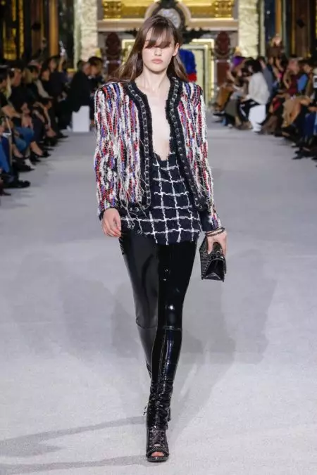 Balmain, 2018 İlkbaharı İçin Lüks Monokrom Sunuyor