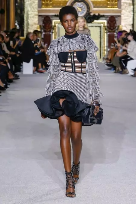 Balmain 2018-ci ilin Baharı üçün Lüks Monoxrom təklif edir