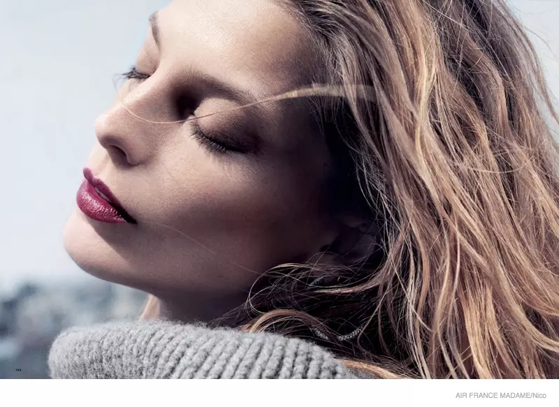 O Daria Werbowy Stuns i Winter Makeup Su'e mo le Air France Madame