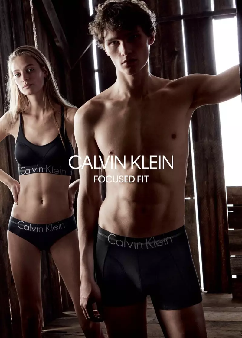 'n Beeld van Calvin Klein Underwear se lente 2018-advertensieveldtog