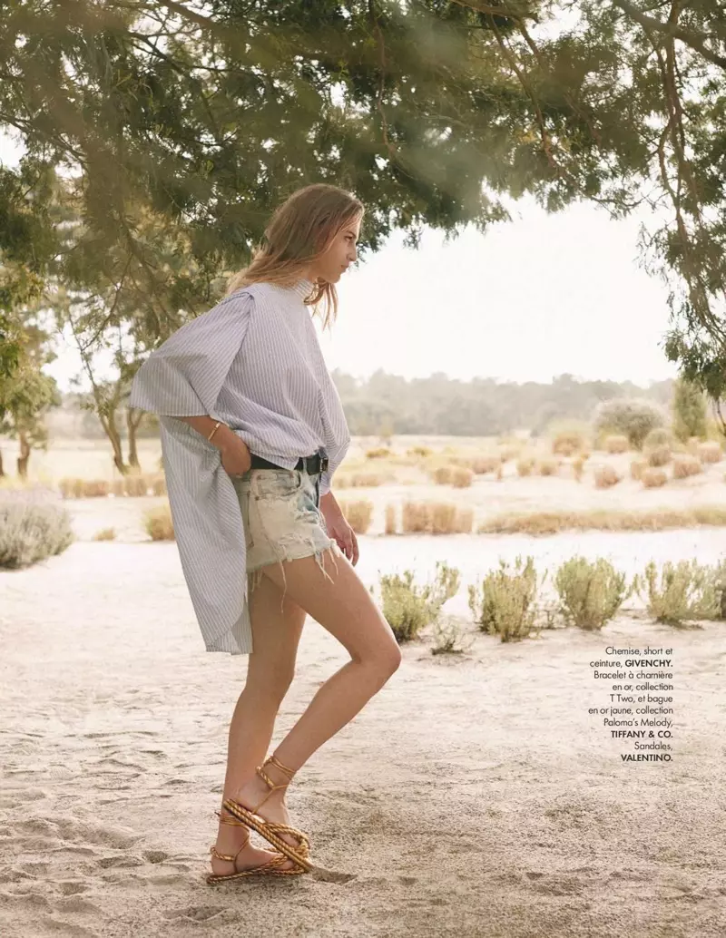 Vanessa Axente posiert in coolen Denim-Looks für ELLE France