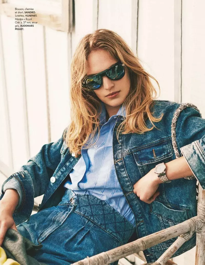 Vanessa Axente pose dans des looks cool en denim pour ELLE France