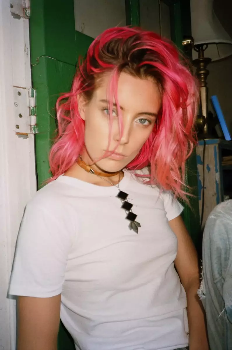 Chloe Norgaard poseeraa 2Bandits kevään 2014 lookbookille