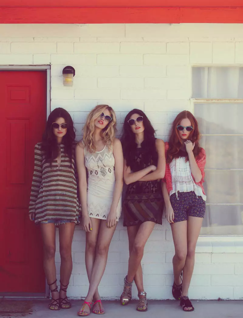 Jacquelyn Jablonski, Hailey Clauson, Luisa Bianchin et Kate Harrison pour le catalogue d'avril de Free People