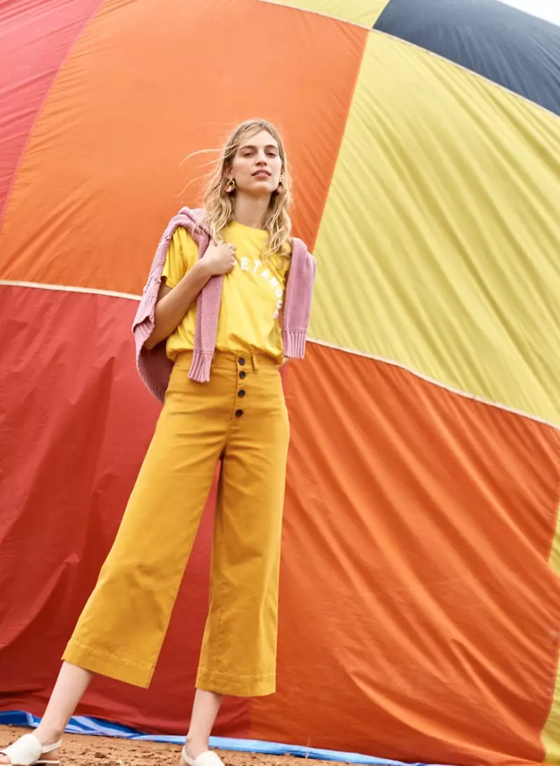 Madewell x Club Petanque Universite Tişört, Zigzag-Dikişli Kazak Triko, Emmett Geniş Bacaklı Kısa Pantolon: Düğmeli Ön Baskı ve Noelle Slingback Deri Sandalet