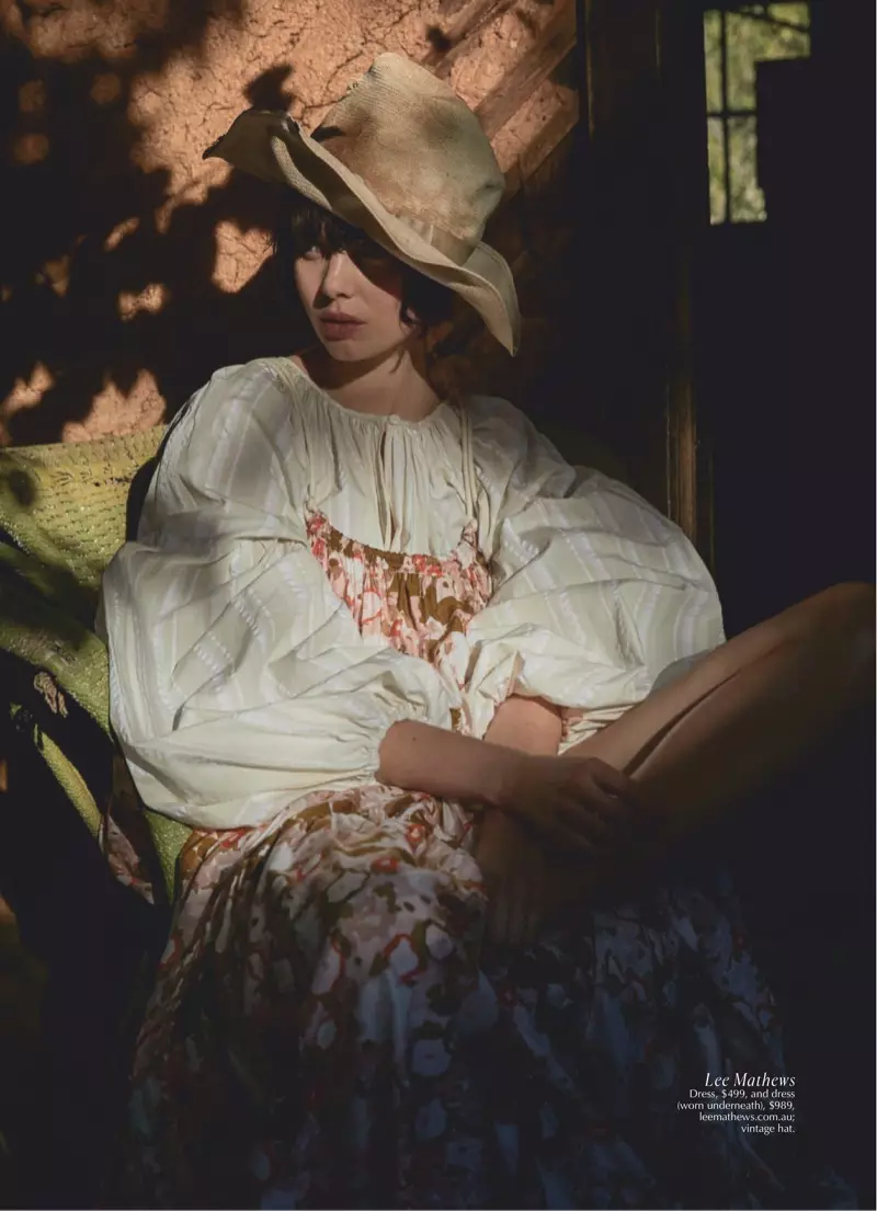 Emma Boyd Marie Claire Australia Editorial Mode Luar Ruangan Romantis