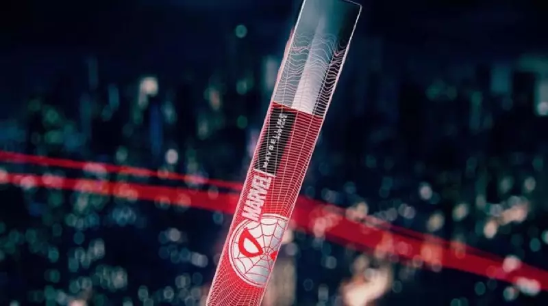 Marvel x Maybelline ஒப்பனை சேகரிப்பில் ஒரு பார்வை.