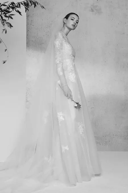 Il-Kollezzjoni Bridal tar-Rebbiegħa 2018 ta' Elie Saab hija Eleganti mingħajr Sforz