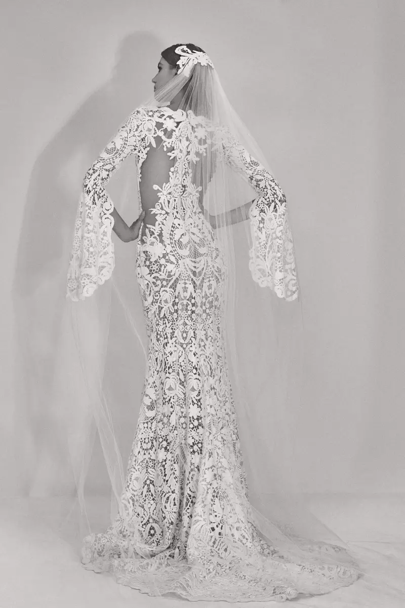Elie Saabi 2017. aasta sügise pulmakleit: kaunistatud liblikvarrukatega kleit