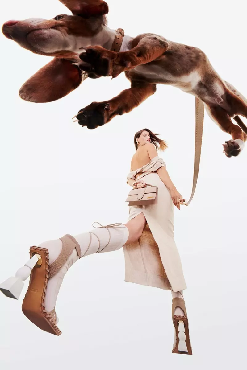 El perro de Jacquemus, Tou Tou, posa para su campaña otoño-invierno 2020.