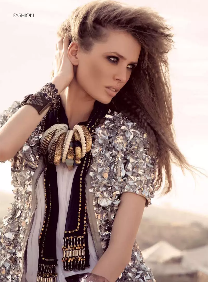 Alexandra B avy amin'i Melissa Rodwell ho an'ny Harper's Bazaar Arabia Mey 2010