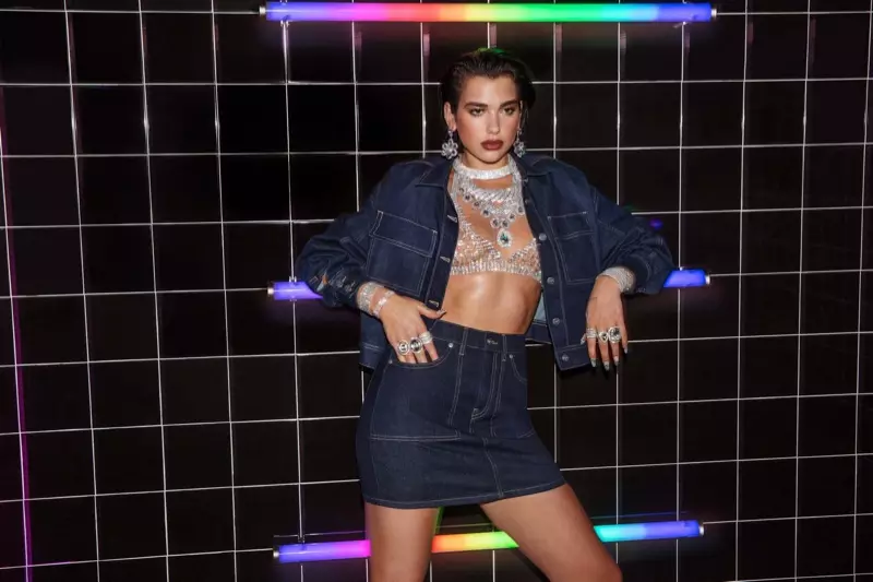 Denim olahraga Dua Lipa dina kampanye Pepe Jeans usum gugur-usum 2019