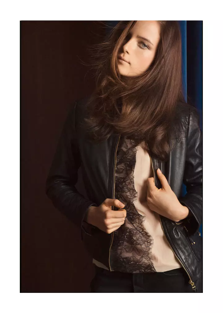 Anna de Rijk ho an'ny Massimo Dutti December 2011 Lookbook