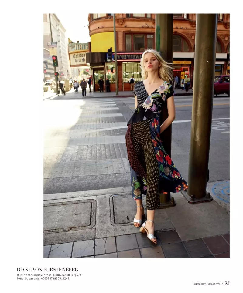 Si Diane von Furstenberg ay Naka-draped Ruffle Gown $698 at Florence Metallic Nappa Leather Sandals $248