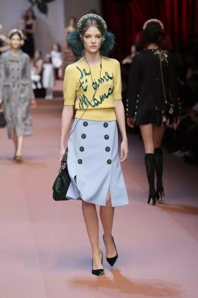 Tampilan dari koleksi musim dingin 2015 Dolce & Gabbana