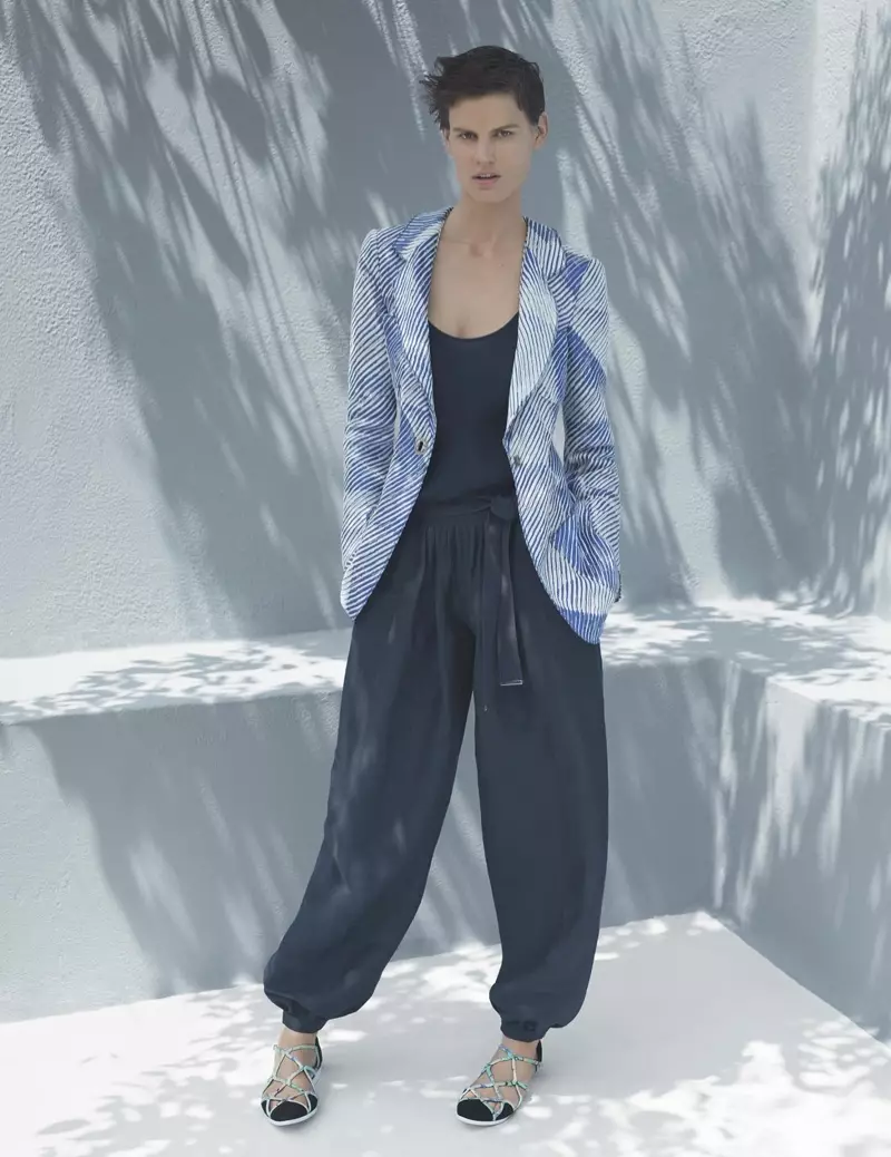 Saskia de Brauw protagonitza la campanya resort 2017 de Giorgio Armani