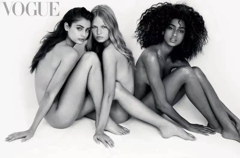 Taylor Hill, Anna Ewers an Imaan Hammam poséieren plakeg a schwaarz-wäiss Foto