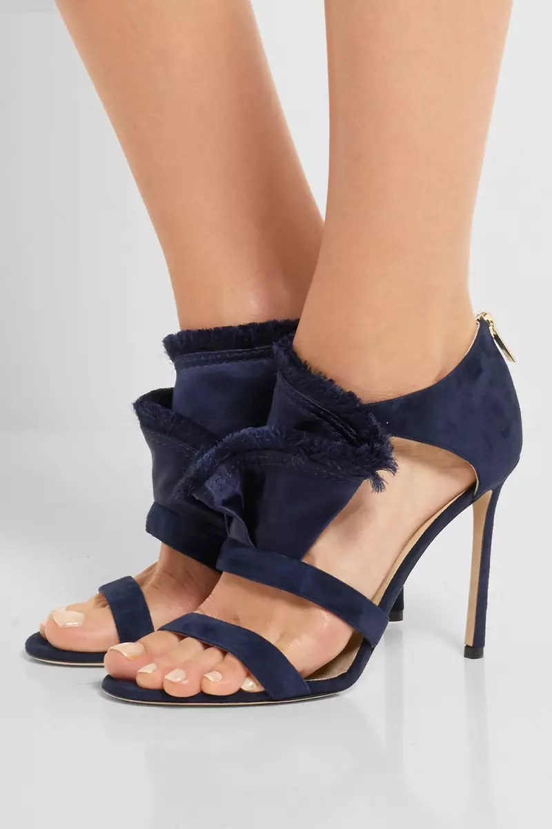 Si Jimmy Choo Kiki Gikuniskunis nga Satin ug Suede nga mga Sandal