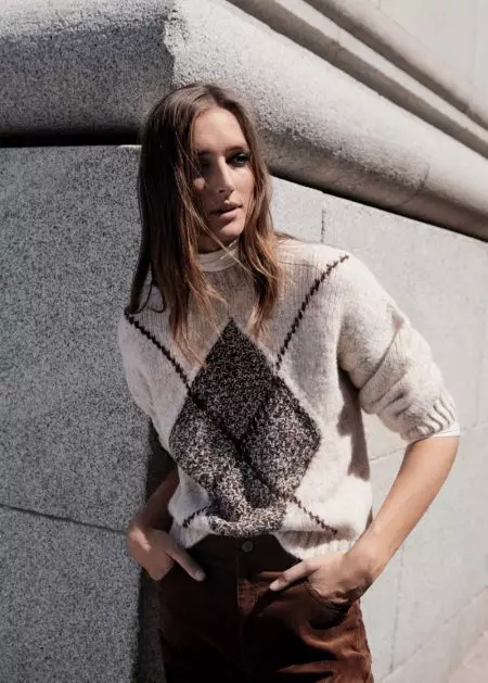 Josephine le Tutour modela roba exterior inspirada en els anys 70 de Mango