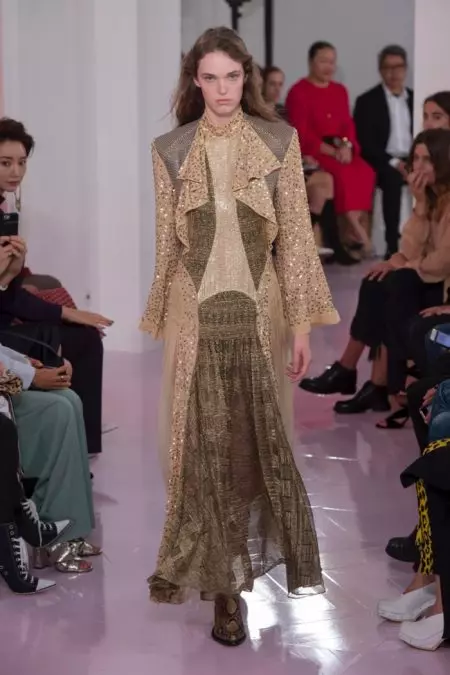 Chloe Apeza Zosintha Zatsopano za Spring 2018