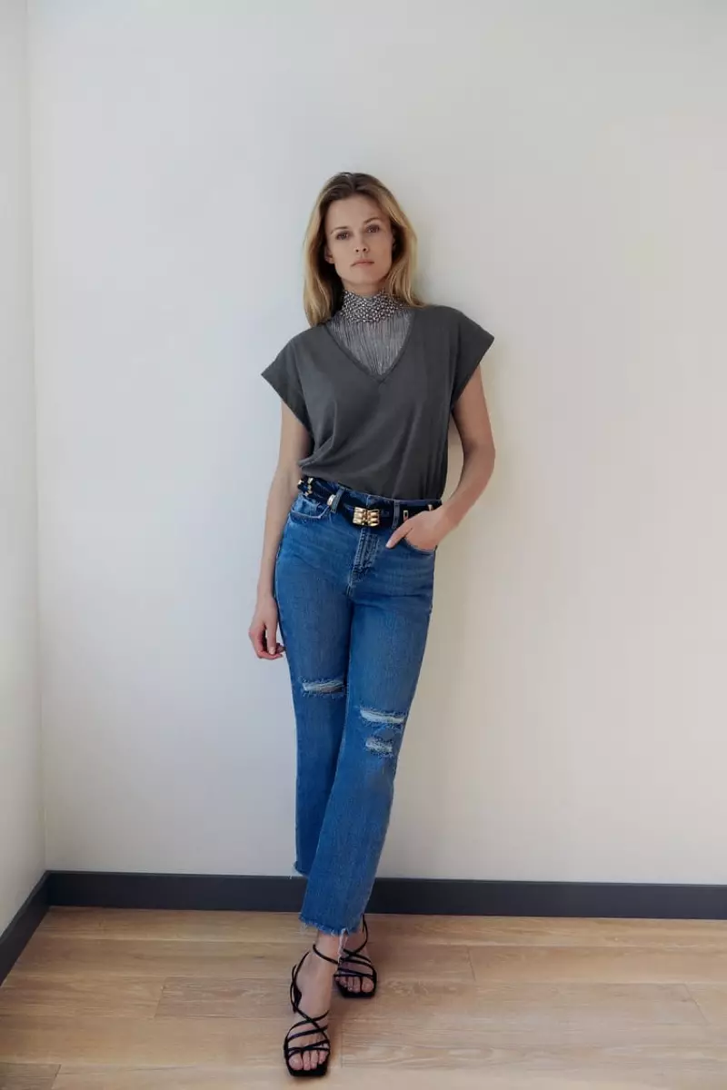 Edita Vilkeviciute Lounges i Sitaili Fou a Zara