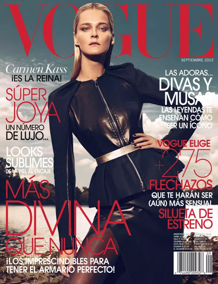 Carmen Kass er klædt i sort til Vogue Latin Americas september-coveroptagelse af Koray Birand