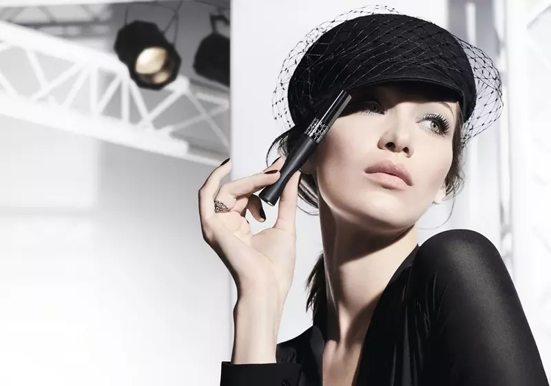 Kampaň Bella Hadid Dior Makeup 2019