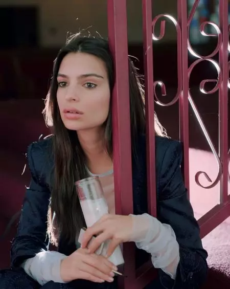 U-Emily Ratajkowski Ujaha Ilanga ku-L'Officiel Paris Cover Story