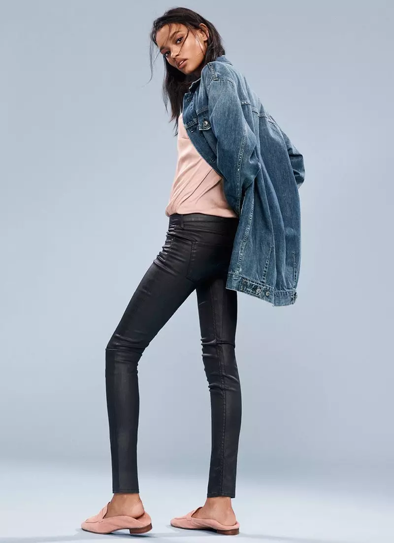 H&M Denim Jacket, Satin Camisole Top na may Lace, Coated Skinny Low Jeans at Suede Loafers