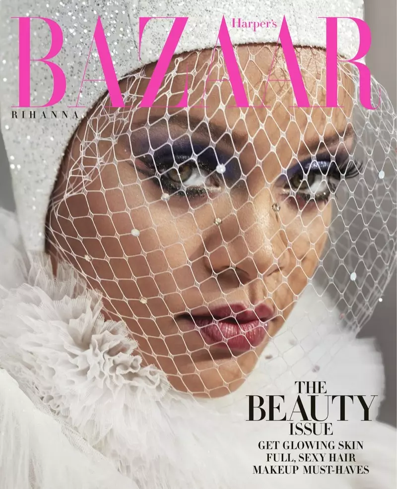 Ca sĩ Rihanna trên bìa Harper's Bazaar US tháng 5 năm 2019