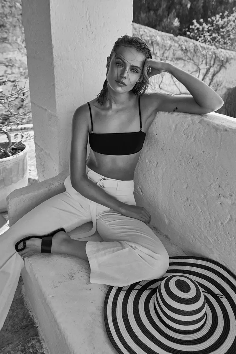 Frida Gustavsson Models Casual Summer Style kuri ELLE Suwede