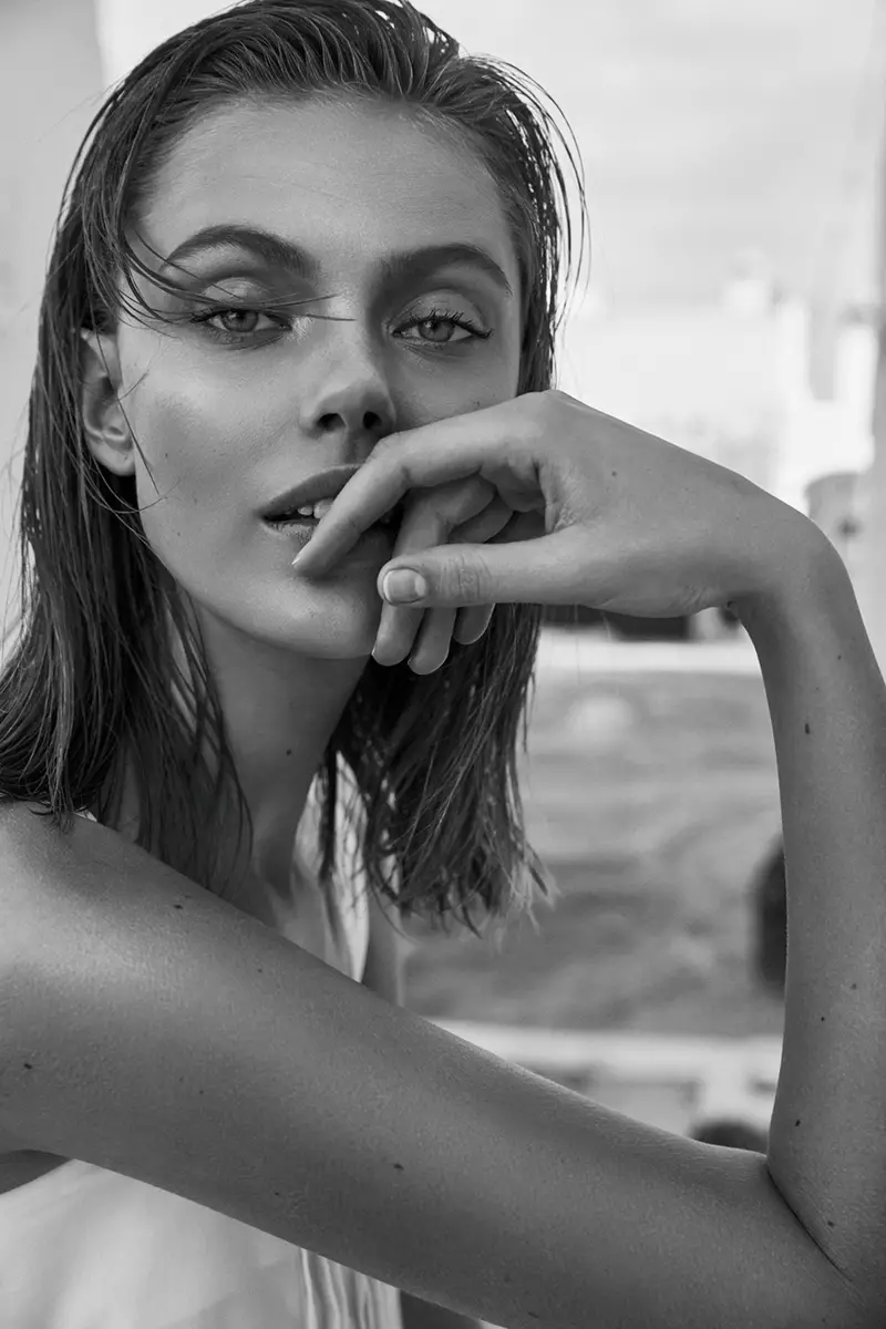 Frida Gustavsson Amatengera Mtundu Wanthawi Yachilimwe wa ELLE Sweden