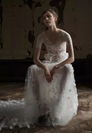 Vera Wang se vuelve seductora para la colección nupcial de primavera