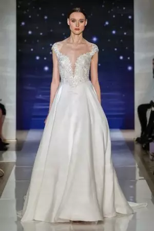 Reem Acra 為春季新娘做魔法刺繡