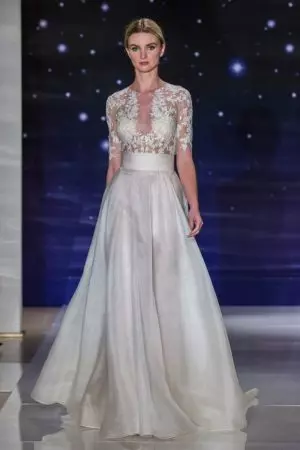 Reem Acra faz bordado encantado para noivas de primavera